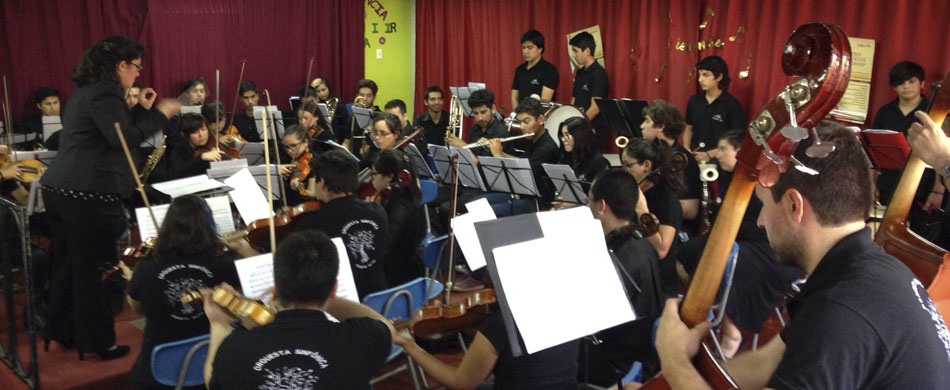 Orquesta Sinfónica Juvenil de Puente Alto deleita a la comunidad en Lebu.