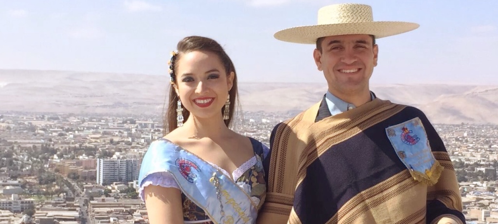 Pareja puentealtina zapatea en el Campeonato Nacional de Cueca en Arica