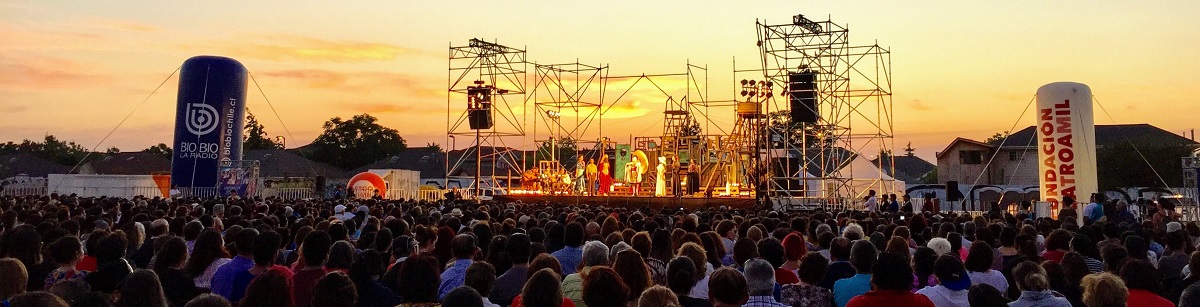 Más de 10 mil Puentealtinos disfrutaron de Santiago a Mil, La Fiesta del Teatro. 