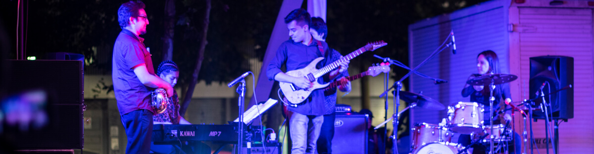 Con música en vivo celebramos el Día Internacional del Jazz. 