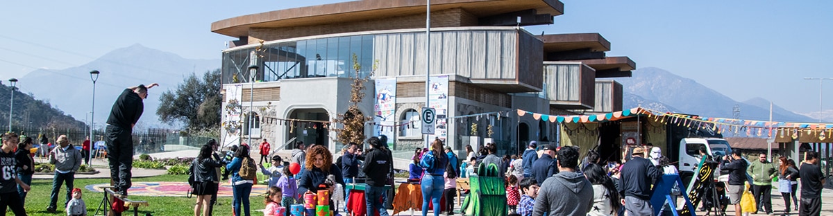 Con entretenidas actividades artísticas y juegos celebramos el Día del Niño. 